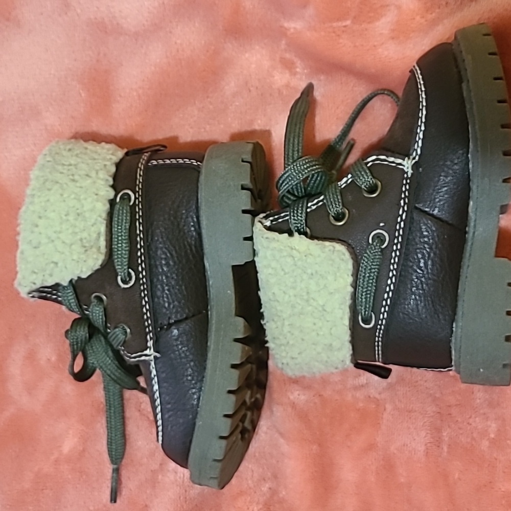 Carter's Toddler Boots Size 5 - Picture 2 of 12